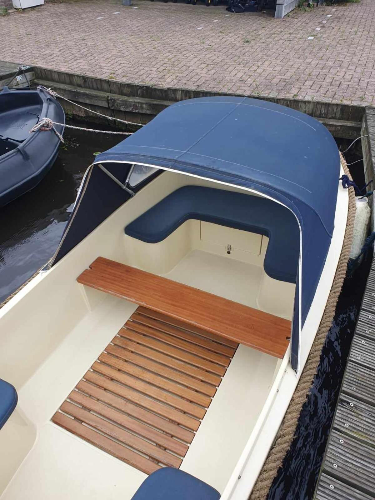 Huis Bij Het Water Met Sloepje Jutrijp Exteriér fotografie