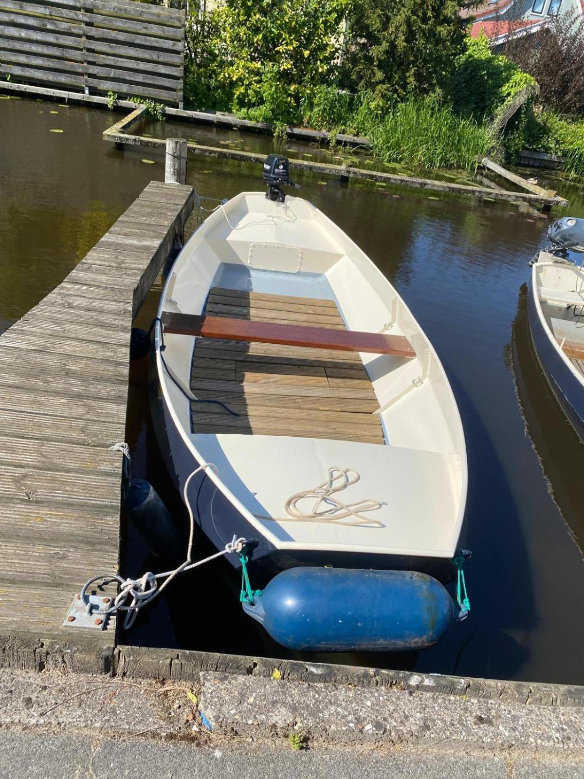 Huis Bij Het Water Met Sloepje Jutrijp Exteriér fotografie